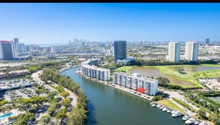 400 Diplomat Pkwy