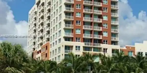 2000 N Bayshore Dr