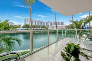 3330 NE 190th St Unit 216