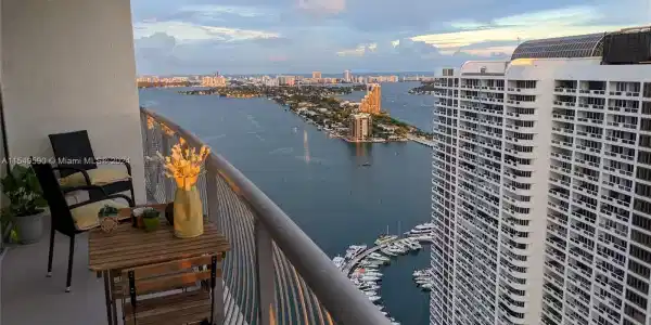 1750 N Bayshore Dr