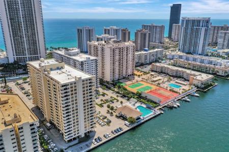 1833 S Ocean Dr