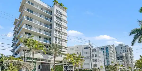 9901 E Bay Harbor Dr