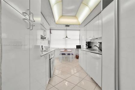 18061 Biscayne Blvd