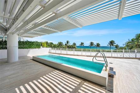 9001 Collins Ave