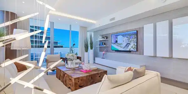 2200 N Ocean Blvd