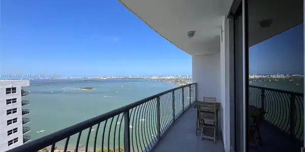 1750 N Bayshore Dr