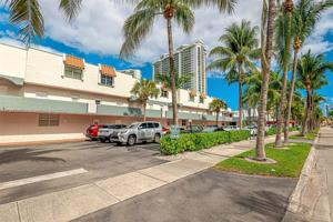 3745 NE 171st St Unit 60