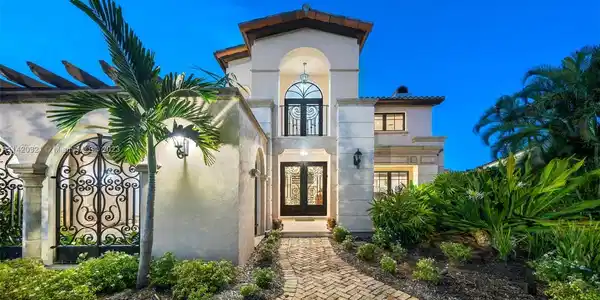 1125 San Pedro Ave