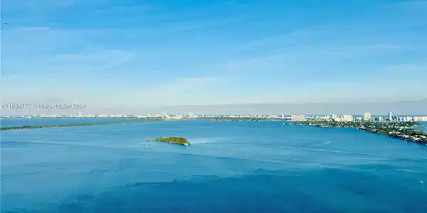 2020 N Bayshore Dr