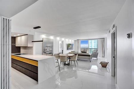 6039 Collins Ave