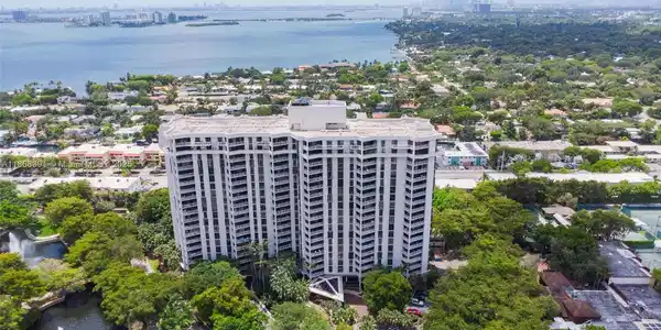 2000 Towerside Ter