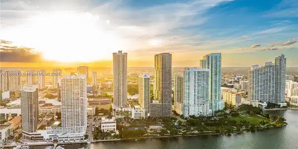 1750 N Bayshore Dr