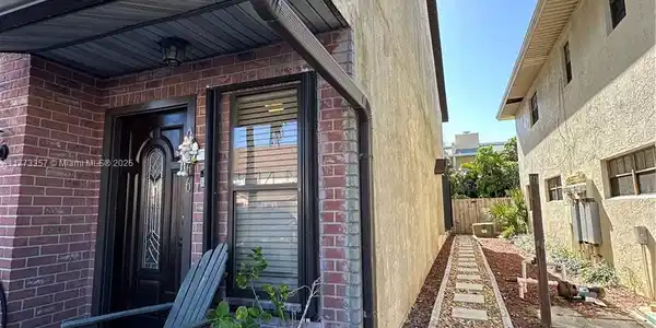 2466 Carriage Court