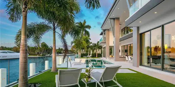 169 W Key Palm Rd