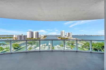 7900 Harbor Island Dr