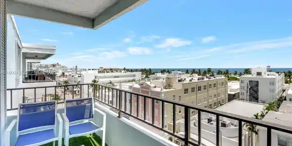 720 Collins Ave