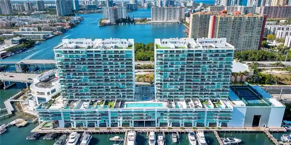 400 Sunny Isles Blvd