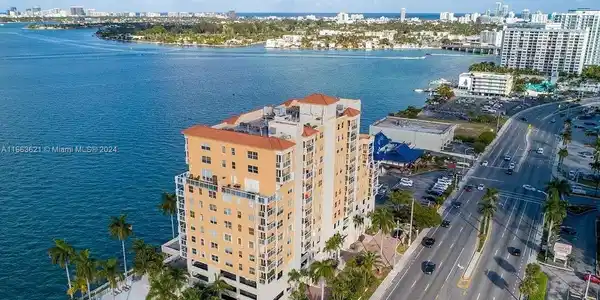 1625 Kennedy Cswy
