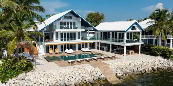 555 Ocean Cay Dr