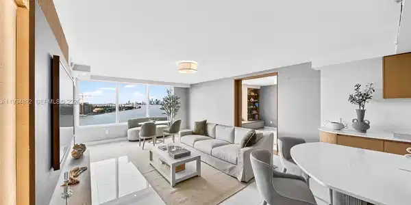 400 S Pointe Dr