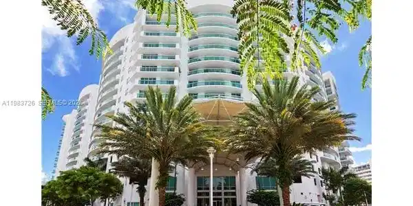7910 Harbor Island Dr