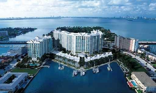 Image 2: 7910 HARBOR ISLAND DRIVE, NORTH BAY VILLAGE FL 33141
