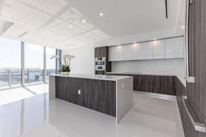488 NE 18th St Unit PH15