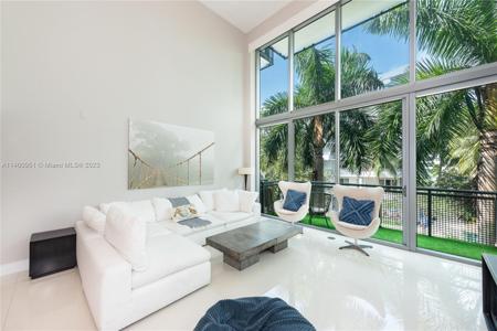 6000 Collins Ave