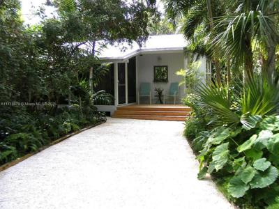 1961 W Barefoot Pl