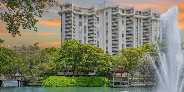 1000 Quayside Ter Unit 811