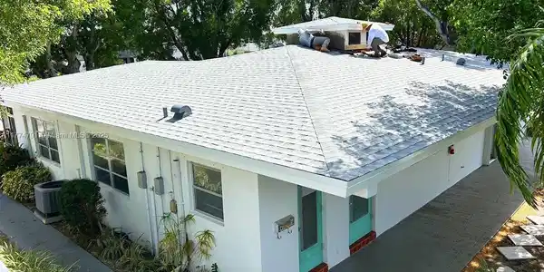 2141 NE 42nd Ct