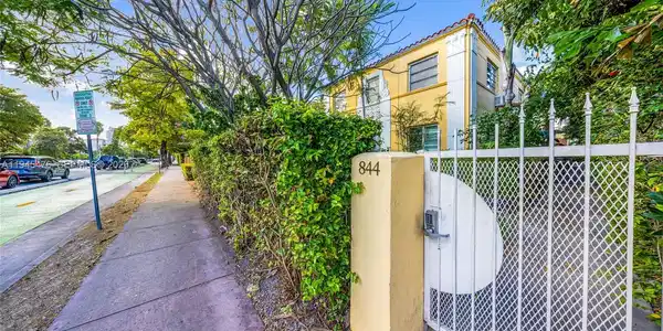 844 Jefferson Ave