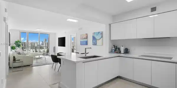 300 Sunny Isles Blvd