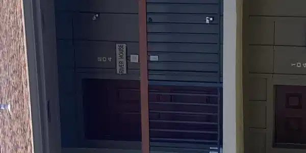 Image 3: Entrance