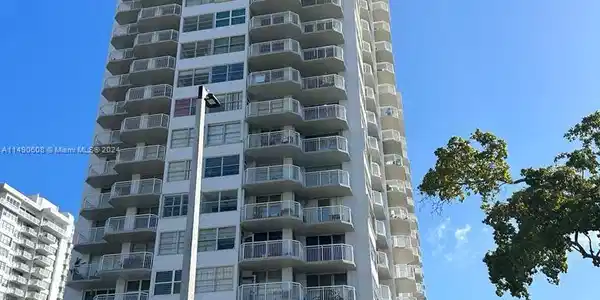 18021 Biscayne Blvd