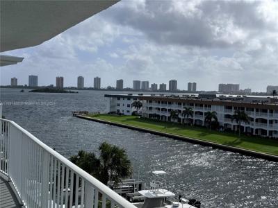 104 Paradise Harbour Blvd
