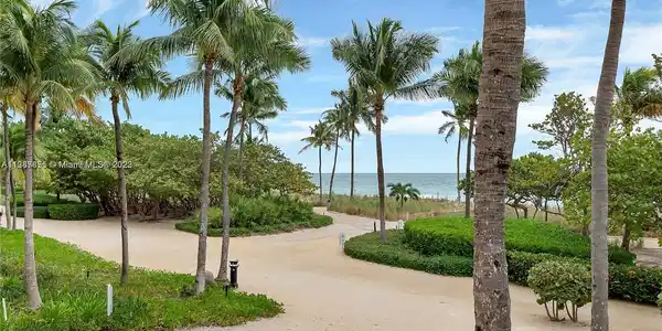 10185 Collins Ave Unit 1122