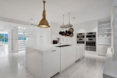 1000 Venetian Way Unit 101