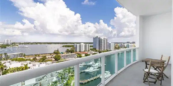 7910 Harbor Island Dr