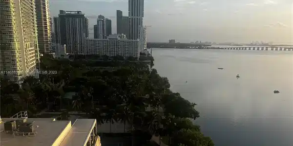 1717 N Bayshore Dr Unit A-2837