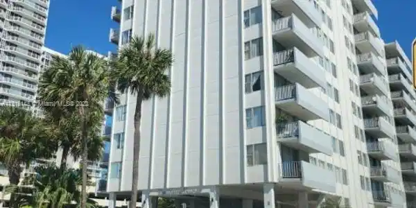 7545 E Treasure Dr Unit 10A