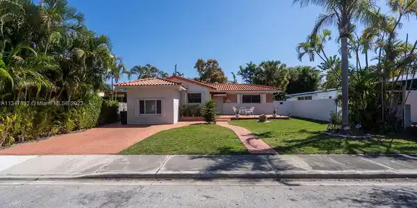 7537 Buccaneer Ave
