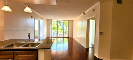 2000 N Bayshore Dr