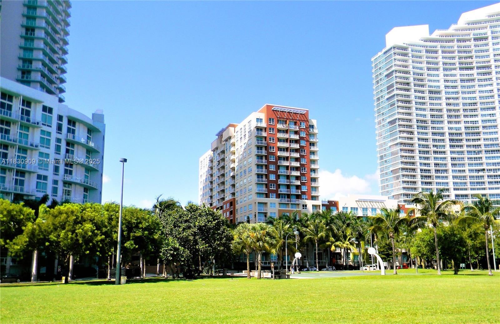 Image 2: View to Cite from the park