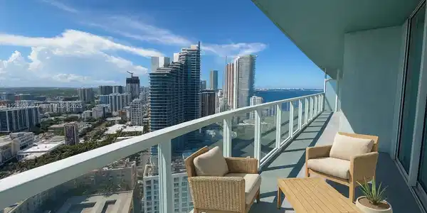 1900 N Bayshore Dr