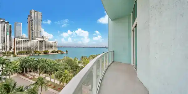 1900 N Bayshore Dr