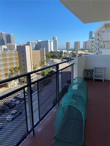 401 Golden Isles Dr