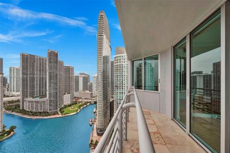 325 S Biscayne Blvd