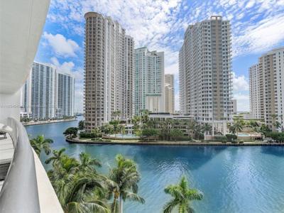 495 Brickell Ave