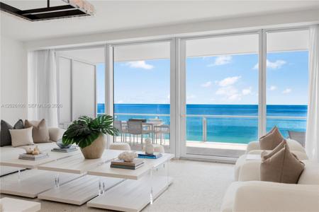 9001 Collins Ave